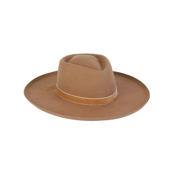 Lack of color Val hat new wtags small flaws